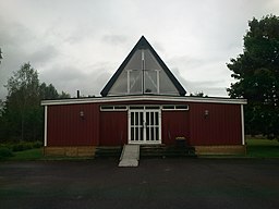 Storebro kyrka framsidan 2012-07-08.jpg