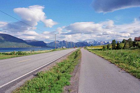 Straße Nordnorwegen.jpg