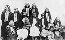 Suleiman ben Pinhas Cohen family, Sana'a ca. 1944.jpg