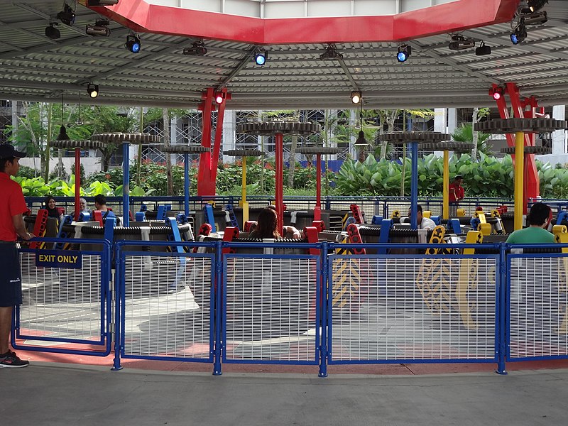 File:Technic Twister Legoland Malaysia.jpg