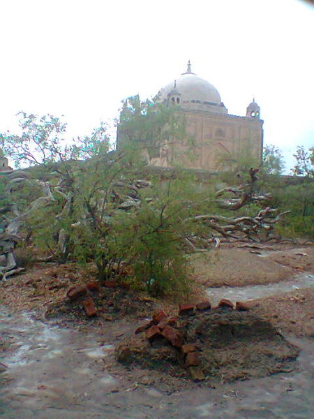 File:The main Tomb of Hafiz Mian Noor Mohammad.jpg