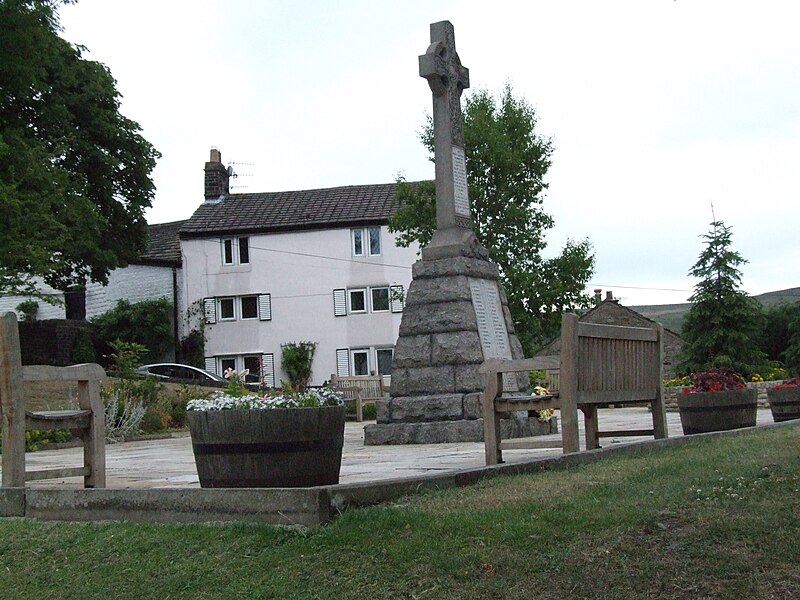 File:Tintwistle War memorial 3362.JPG