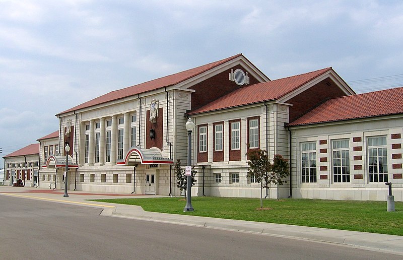 File:Topeka, KS Overland Station (511631948).jpg