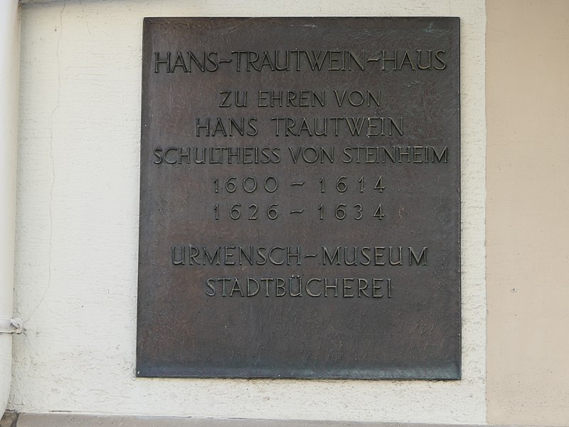 File:Urmensch-Museum Steinheim3.jpg