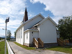 Valnesfjord kyrkje 1.jpg