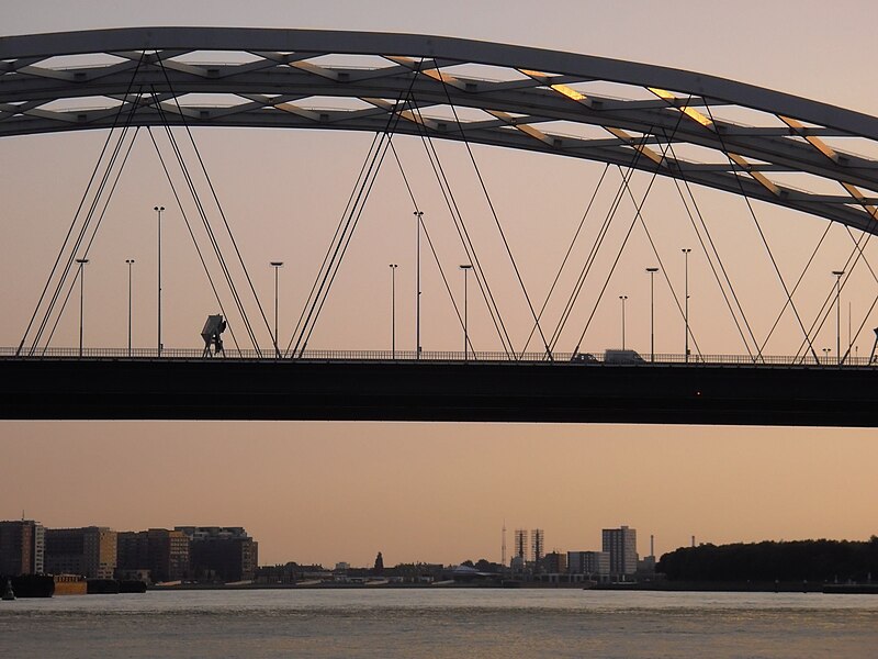 File:Van Brienenoordbrug 2010 6..JPG