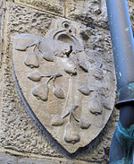 Via de' benci, palazzina accanto a chiesa evangelica, stemma peruzzi.JPG