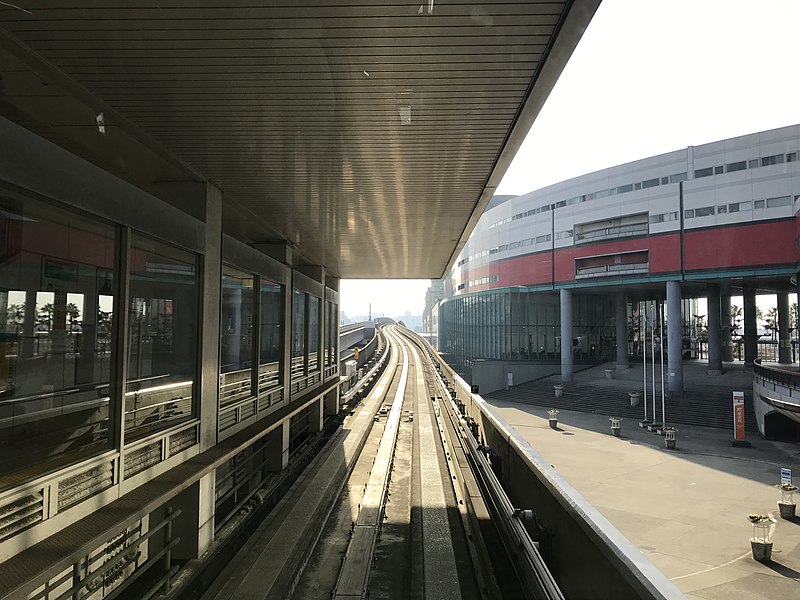 File:View from train arriving at Trade Center-mae Station.jpg