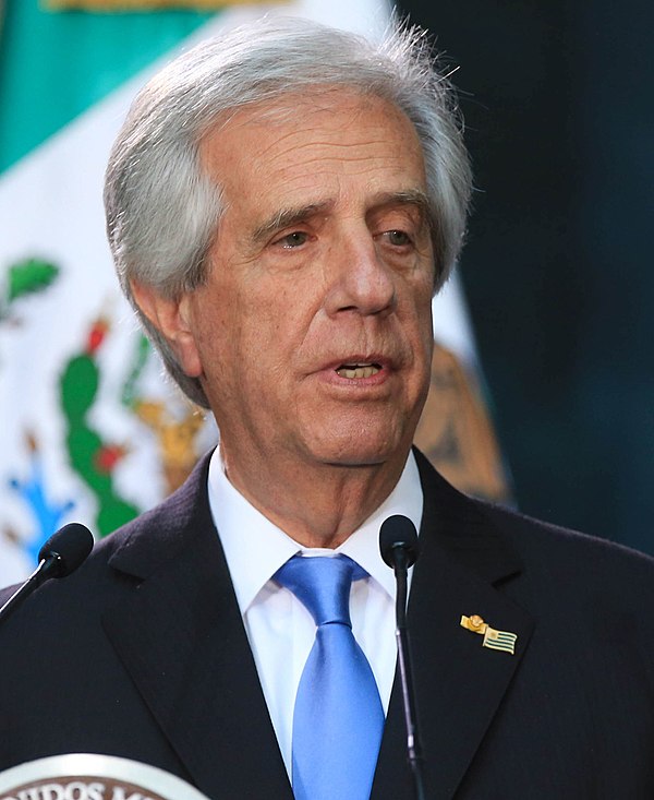 Image: Visita Oficial del Presidente de Uruguay 1 (cropped)