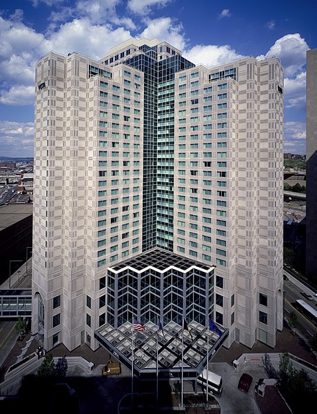 File:Vista International Hotel Pittsburgh.jpg