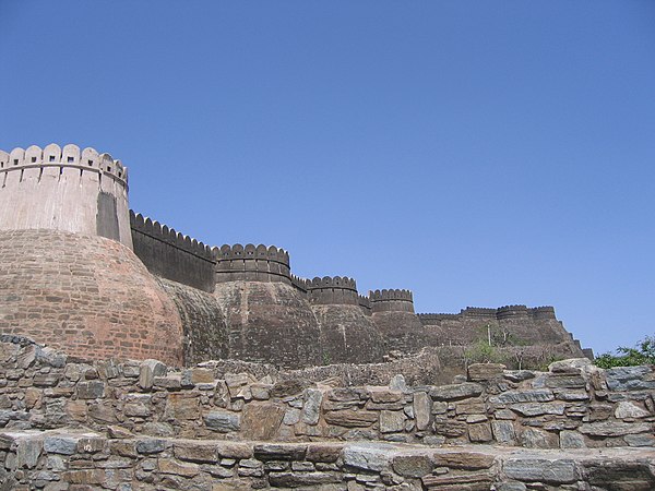 The walls of the fort of Kumbhalgarh extend over 38 km