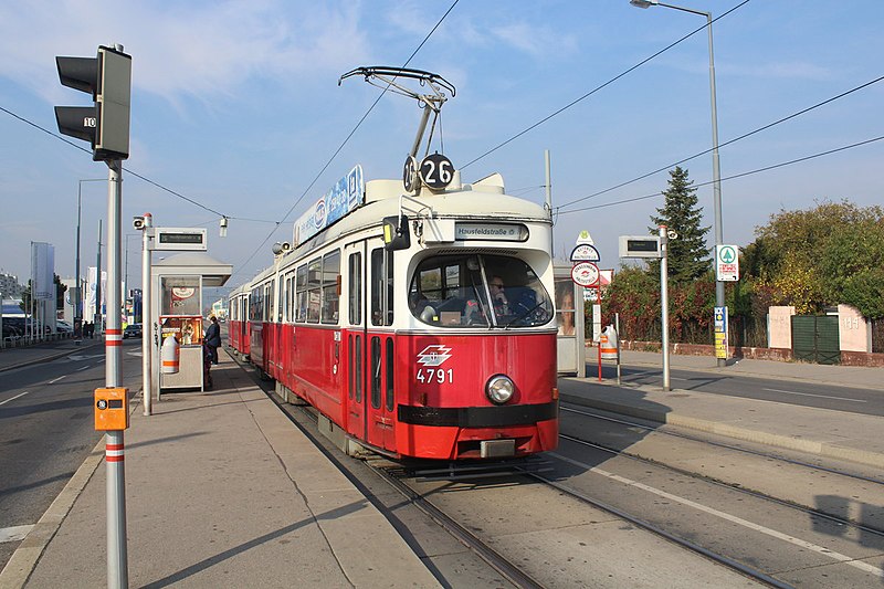 File:Wien-wiener-linien-sl-26-1053152.jpg