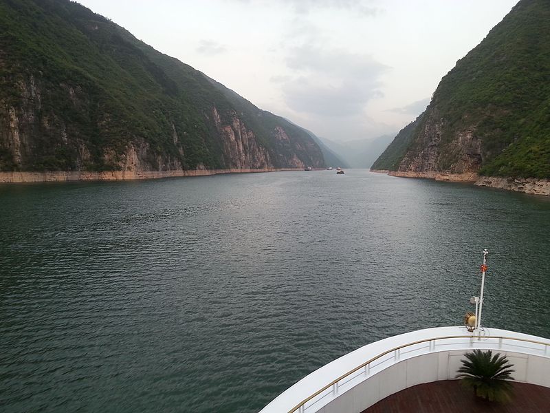 File:Wu Gorge on Yangtze.jpg