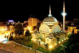 Potret masjid di malam hari