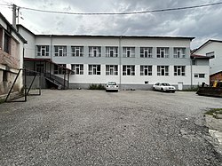 Поглед на училиштето