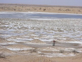Salt sjö i Ulan Buh öknen