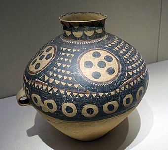 Dotted pottery pot, semi-mountain type; by Yangshao culture from China; 2700–2300 BCE; Gansu Provincial Museum (Lanzhou; China)