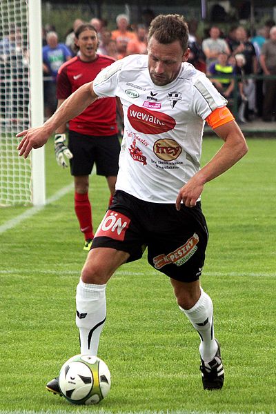 File:1. SC Sollenau vs. FC Red Bull Salzburg 2014-07-12 (109).jpg