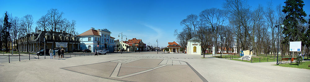 Plac Tadeusza Kościuszki w Aleksandrowie Łódzkim, widok w kierunku zachodnim