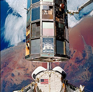 <span class="mw-page-title-main">STS-32</span> 1990 American crewed spaceflight to retrieve the Long Duration Exposure Facility