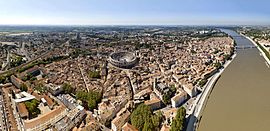 Pogled iz zraka na Arles