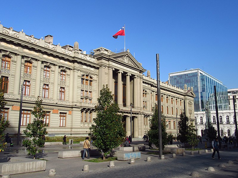 File:2017 Santiago de Chile - Edificio de los Tribunales de Justicia.jpg