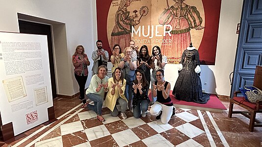 Editatona de mujeres nobles