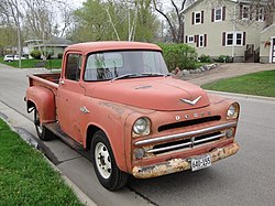 Front view (from the right) of the pick-up.