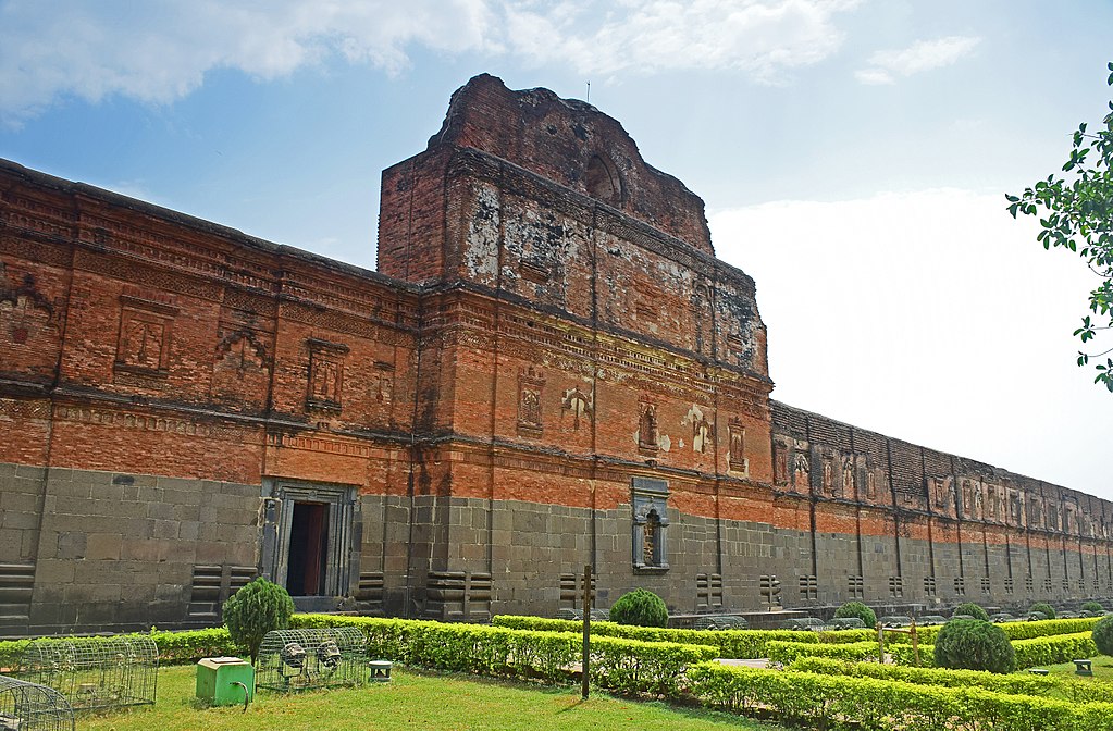 Adina Mosque at Malda district of West Bengal 08.jpg