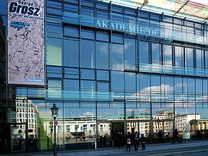 How to get to Akademie Der Künste with public transit - About the place