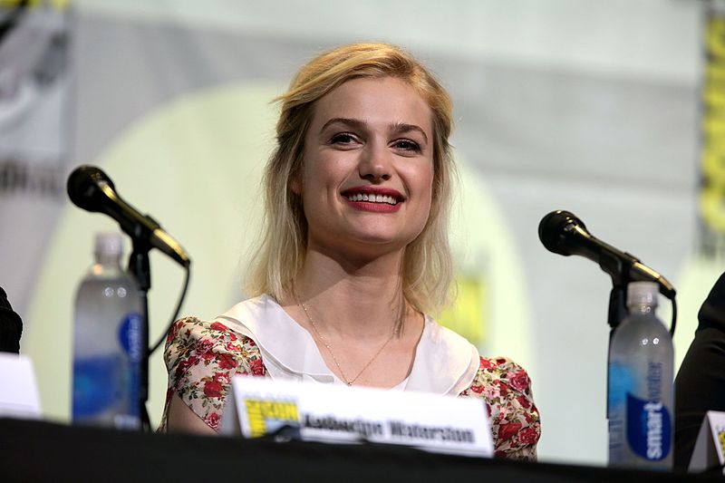 File:Alison Sudol (28505975072).jpg