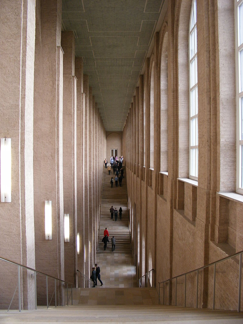 Alte Pinakothek-Stairs.JPG