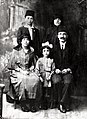 An Istanbul family of modest means (15187999332).jpg