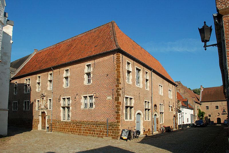 File:Apostelenconvent - Begijnhof Diest - 01.jpg