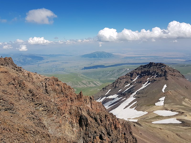 File:Aragats Emma YSU (3).jpg