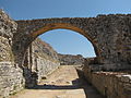 Condeixa-a-Velha - Portugal. Arco e muro em Conímbriga