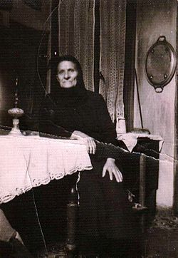 Снимка на Елена Атанасова в Солун, 1941 г.
