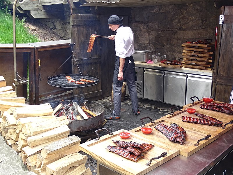 File:Barbecued Ribs outside Royal Arsenal Building - Lviv - Ukraine (27082132722) (2).jpg