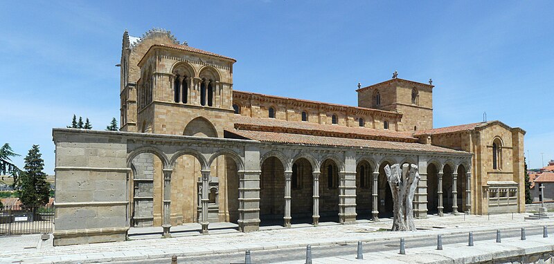 File:BasílicaDeSanVicenteP1120296-P1120297.jpg