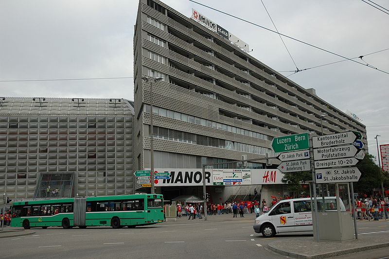 File:Basel Stadion aussen.JPG