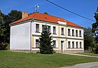 Čeština: Bývalá škola v Nové Vsi, části Batelova English: Old school in Nová Ves, part of Batelov, Czech Republic.