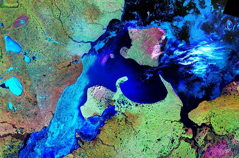 File:Bay of Nordvik - Landsat 7 - Pseudo.jpg