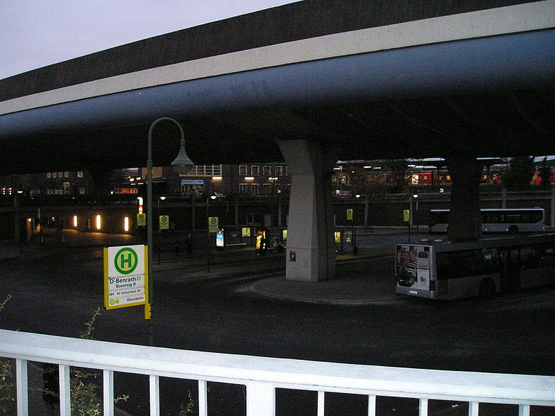 File:Benrather Busbahnhof.JPG