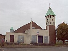 Holy Cross Church Bidston, Birkenhead - DSC03537.JPG