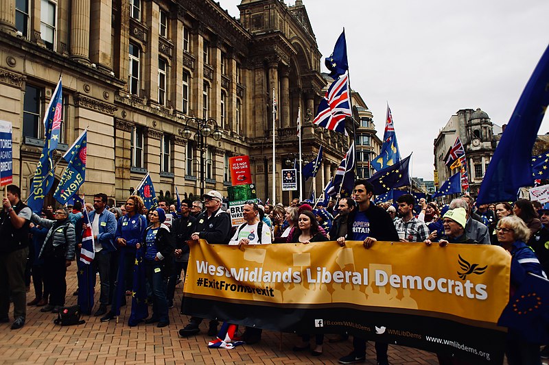 File:Birmingham's Bin-Brexit rally for the Conservative Party conference, September 30, 2018 25.jpg