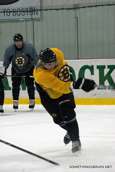 File:Bruins practice 12 26 10 (5294745394).jpg