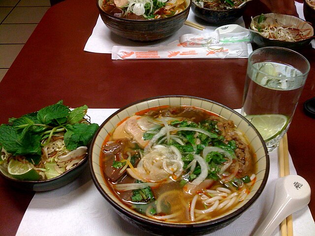 Noodle soup - Wikipedia