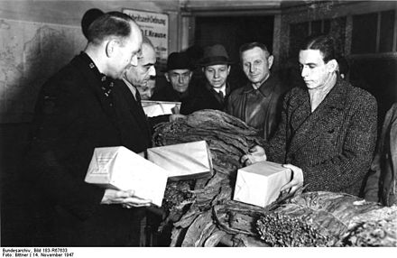 Venda de tabac a Berlin, el 1947