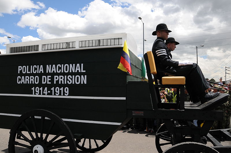 File:Carro prisión de la Policía Nacional de Colombia (5554200948).jpg