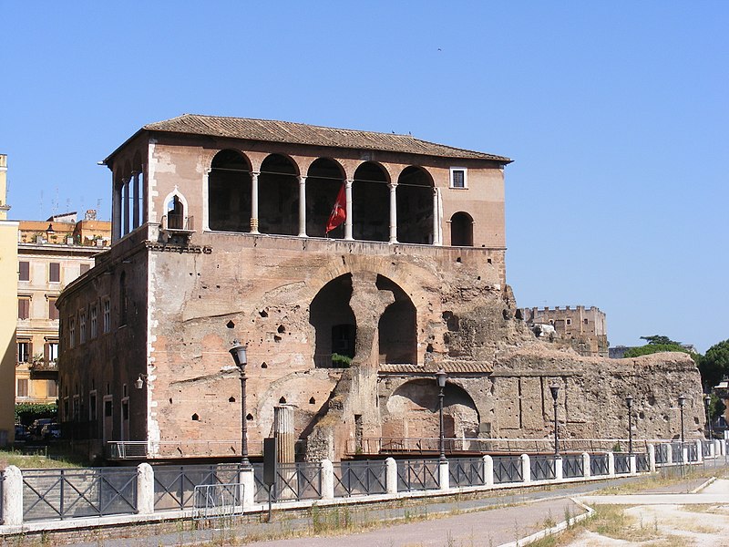 File:Casa dei Cavalieri di Rodi, Trajan's Forum, Rome - with flag.jpg